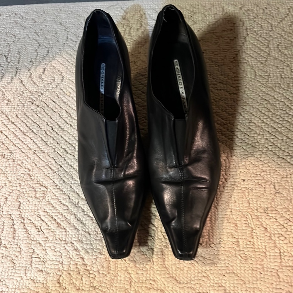 Beautiful Donald pliner booties